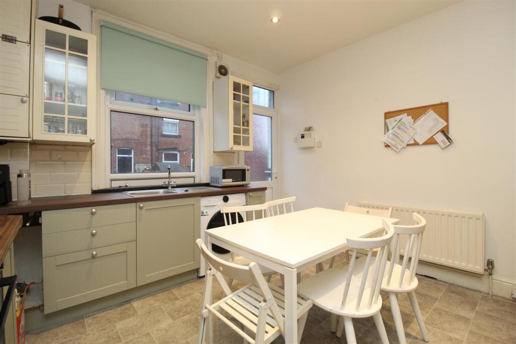 House in Leeds - View 2
