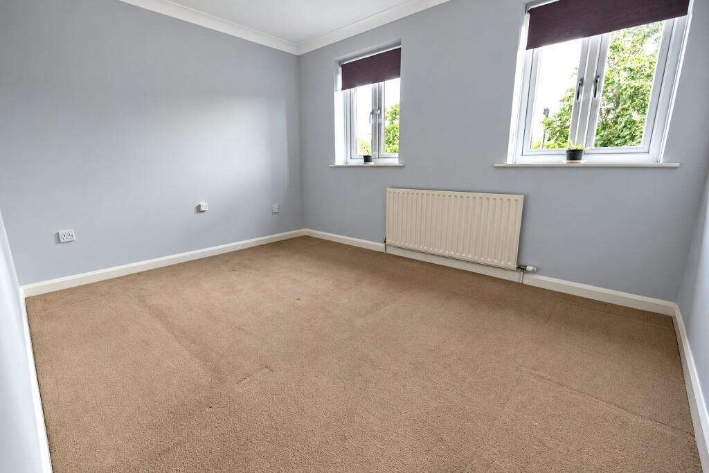 House in Southampton - More