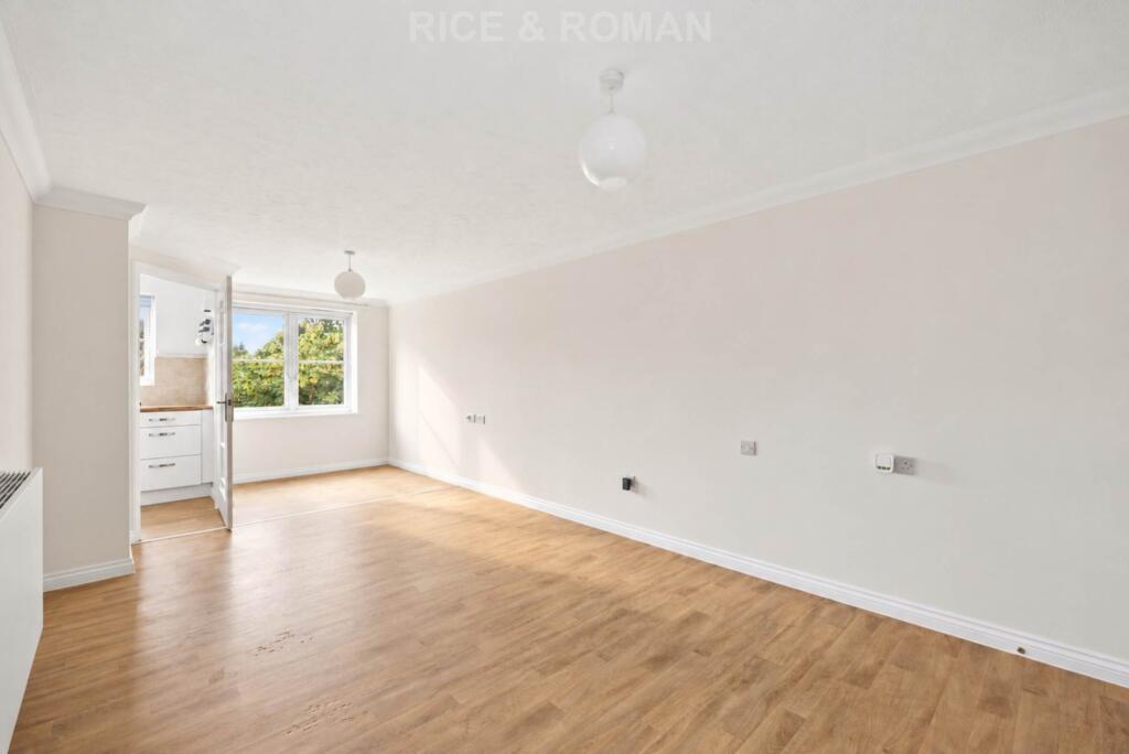 Apartment in Kingston upon Thames - View 5