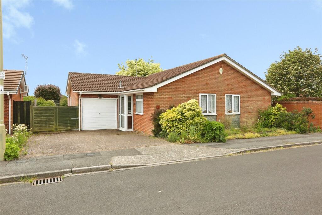 Main image of property: Robin's Meadow, Fareham, Hampshire, PO14