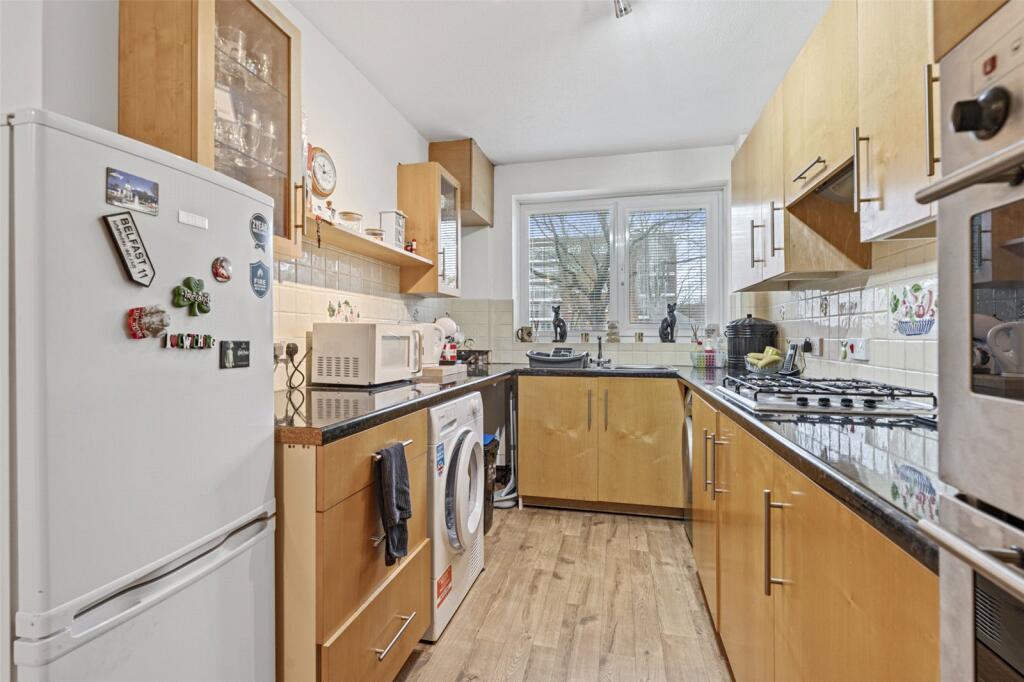 Apartment in Worthing, West Worthing - View 2