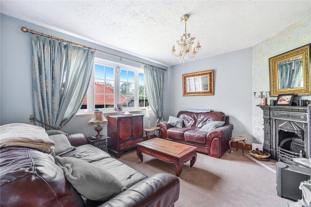 North Looe, Reigate Road, Epsom, Surrey, KT17 photo 3
