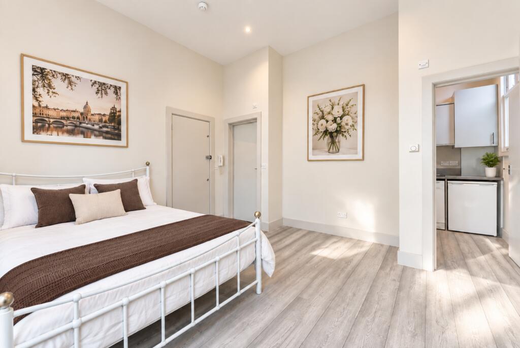 Main image of property: Leigham Court Road, LONDON, SW16 2QP
