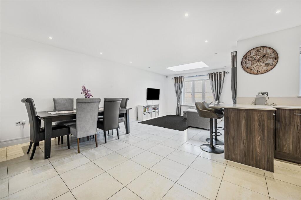 House in Woking, Surrey - View 2