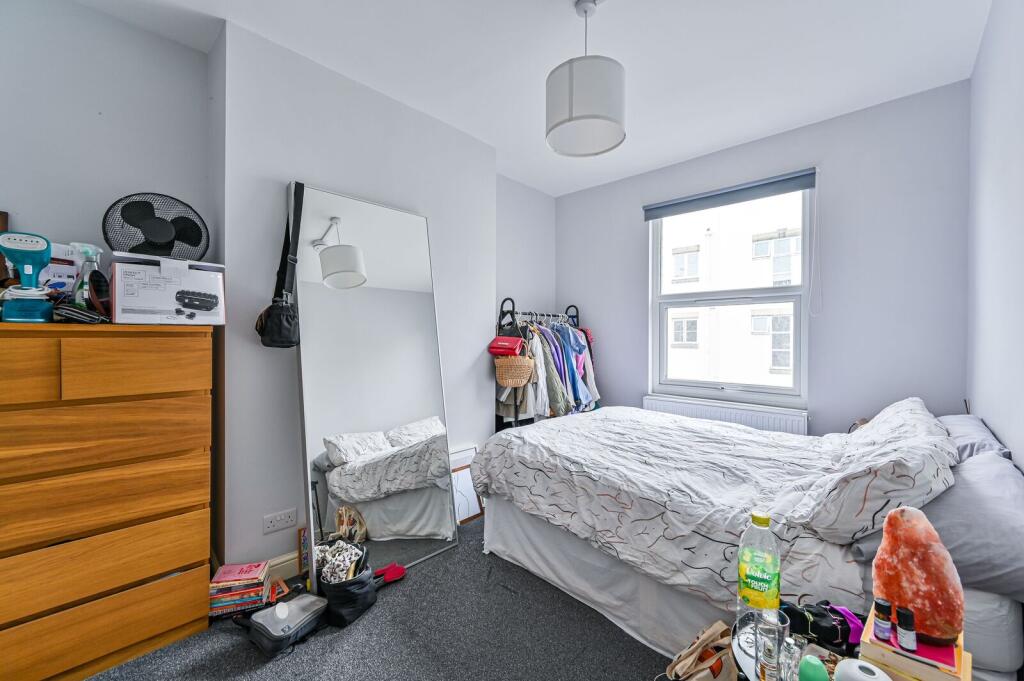 Apartment in London - View 5