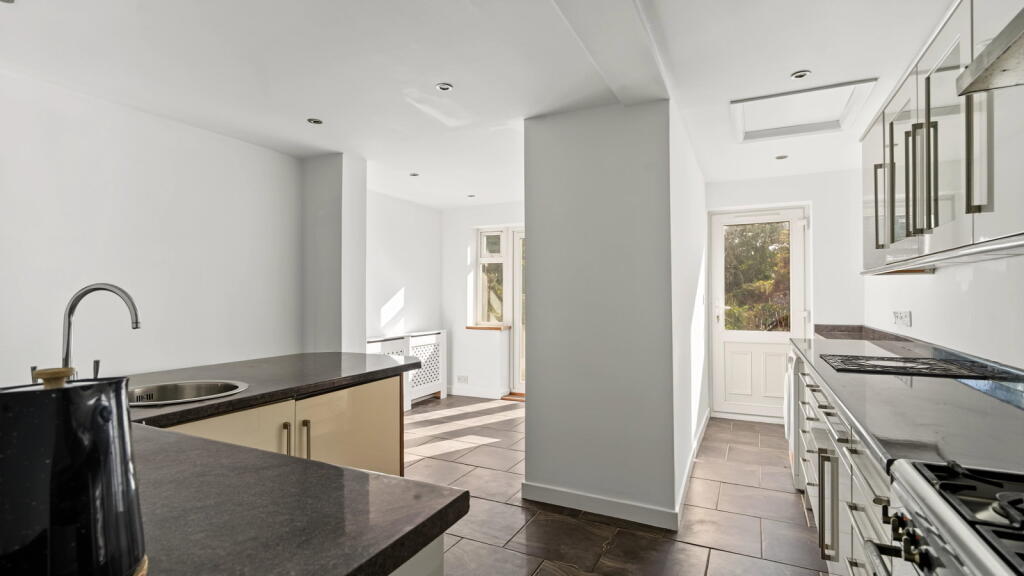 House in Solihull, Shirley - View 4
