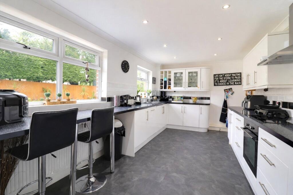Westaway Close, Barnstaple, Devon, EX31 photo 3