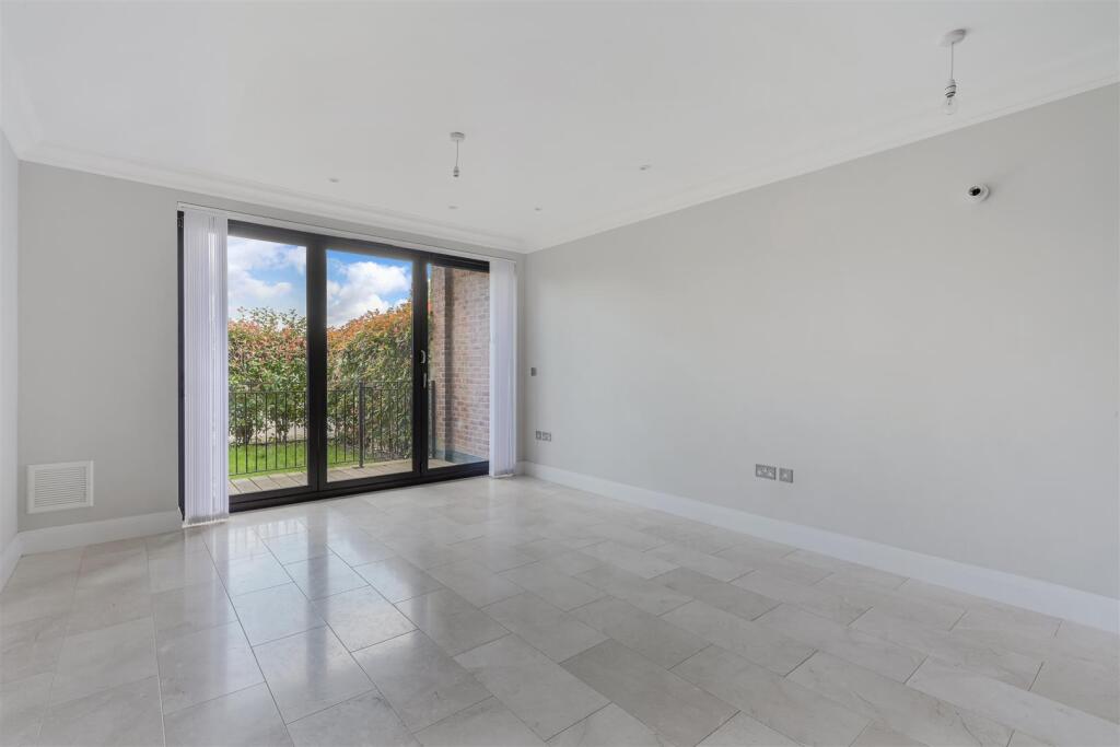 Main image of property: The Crescent, Station Road, Woldingham