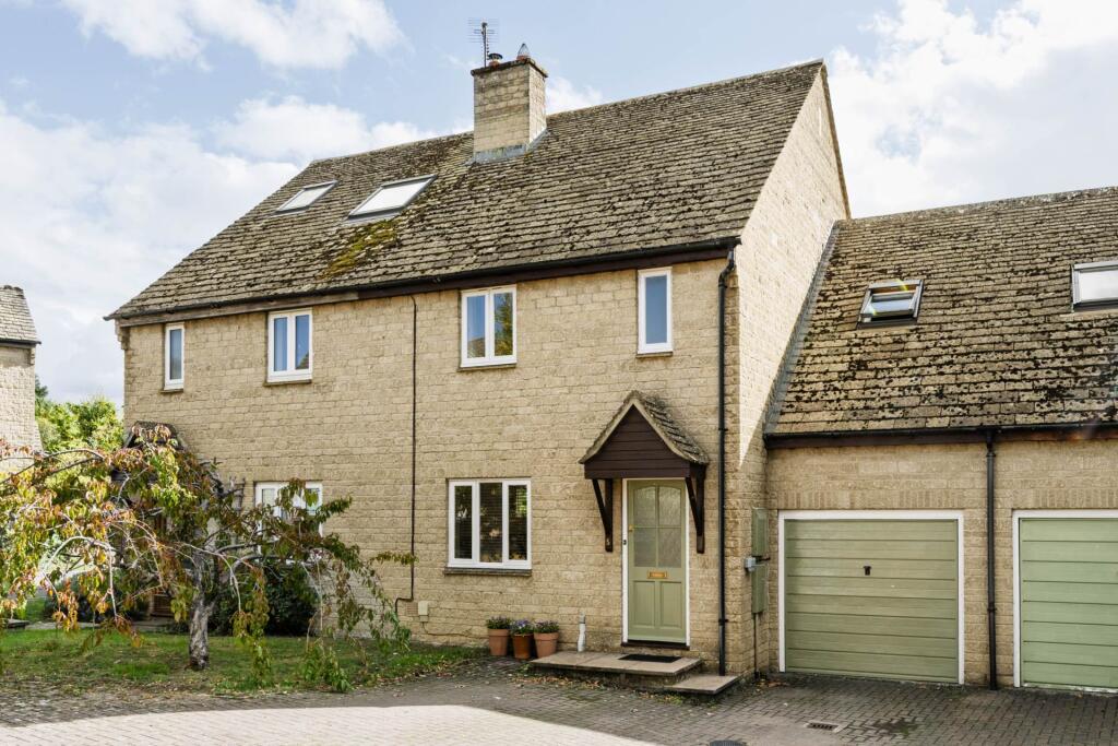 Main image of property: Stonelee Close, Chadlington