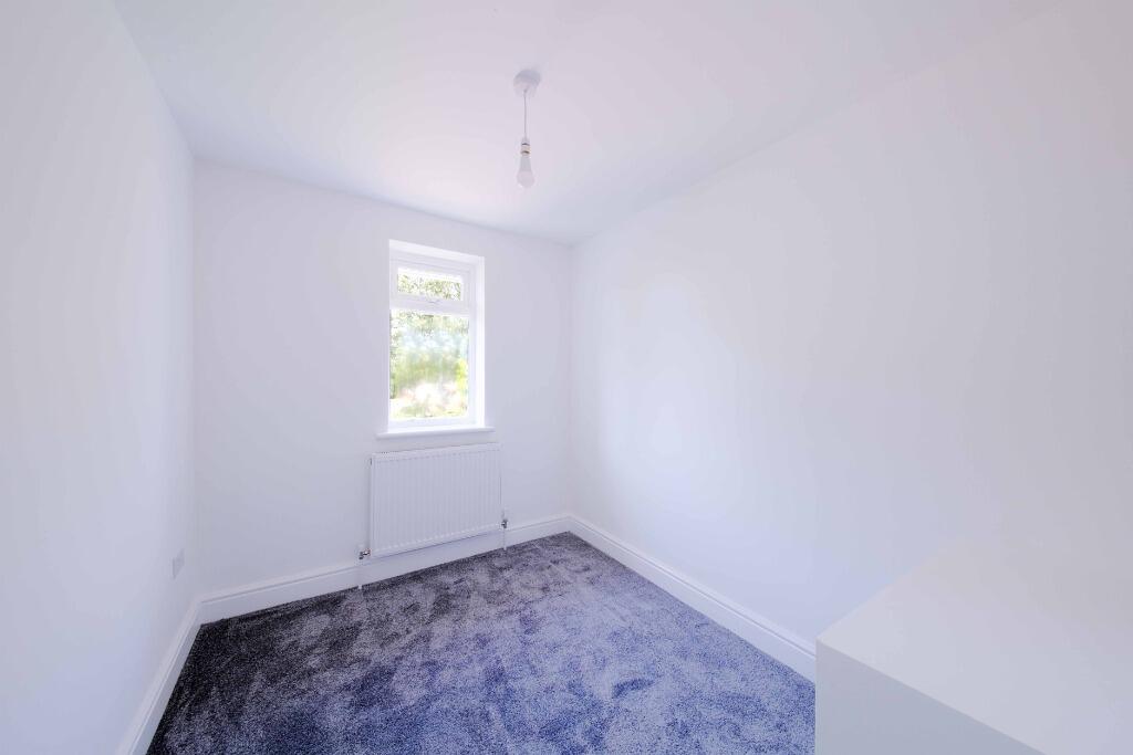 House in Slough - View 5