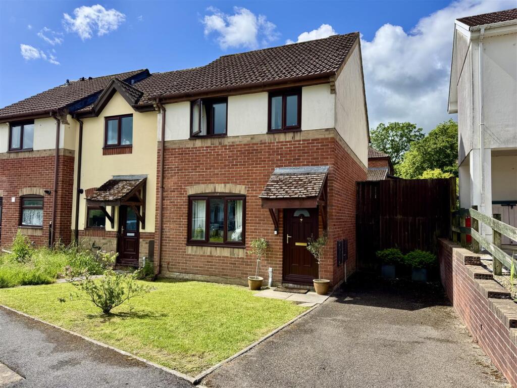 Main image of property: Fforest Fach, Tycroes, Ammanford