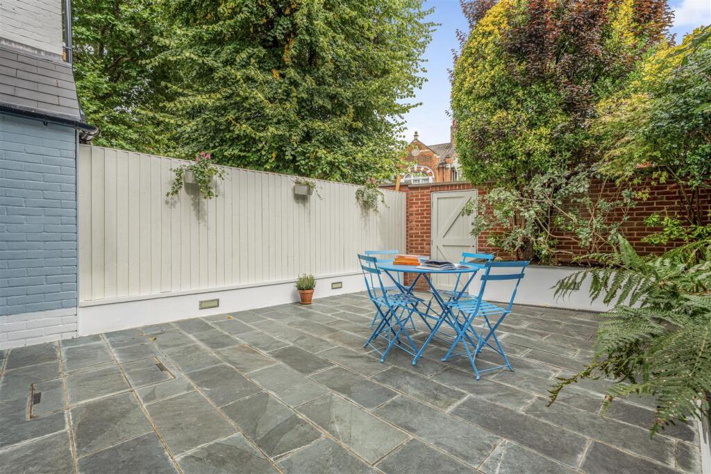 House in London - More