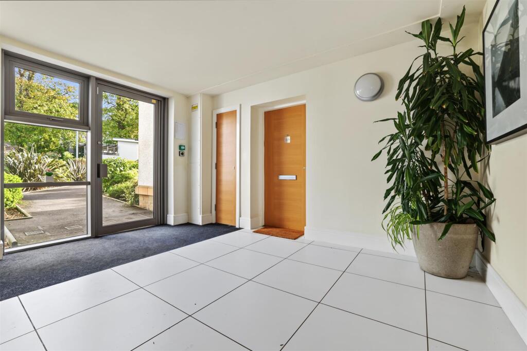 Apartment in Glasgow - View 4