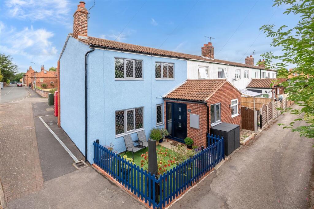 Main image of property: 37 High Street, Newton on Trent, Lincoln