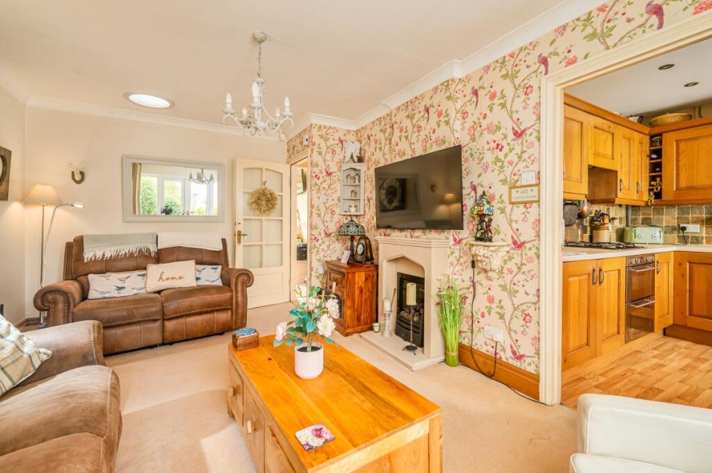 Additional image 3 of South Croft Avenue, Birkenshaw