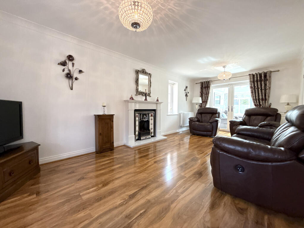 House in Trecynon, The Meadows, Aberdare West - View 2