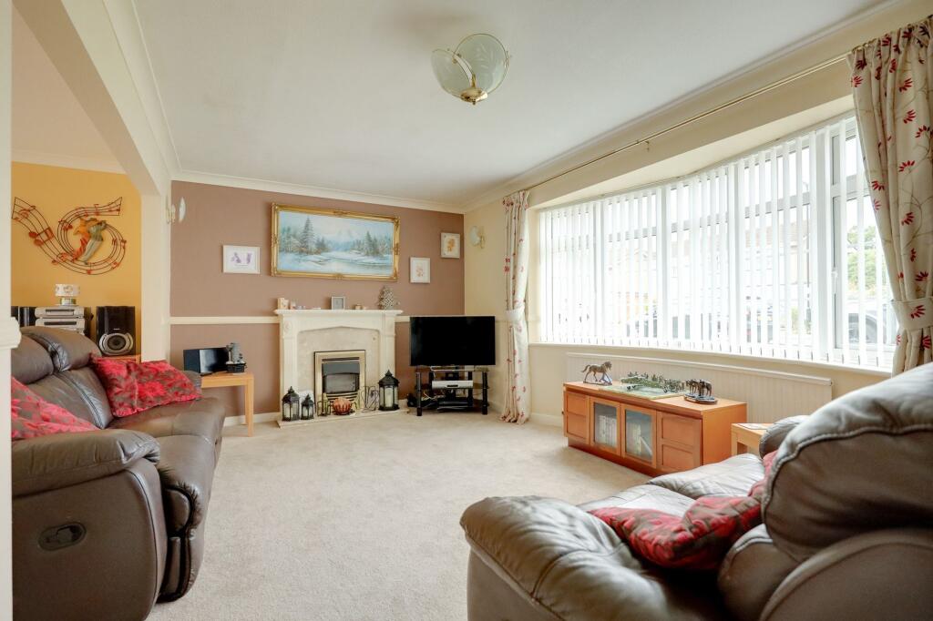 Farm Way, Burgess Hill, RH15 photo 4