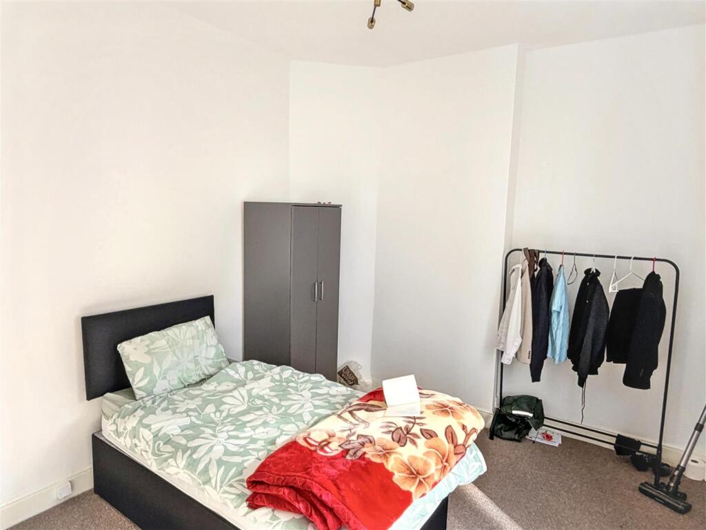 Apartment in Birmingham, Moseley - View 4