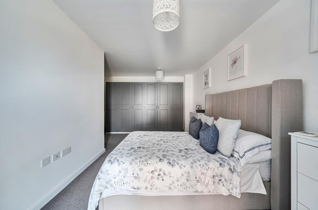 Apartment in Southampton, Waterside Park, Woolston - More