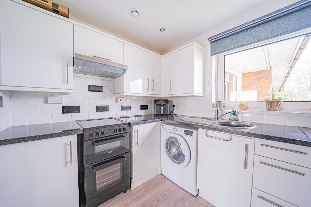 Additional image 4 of Meadow Drive, Hampton-In-Arden, B92