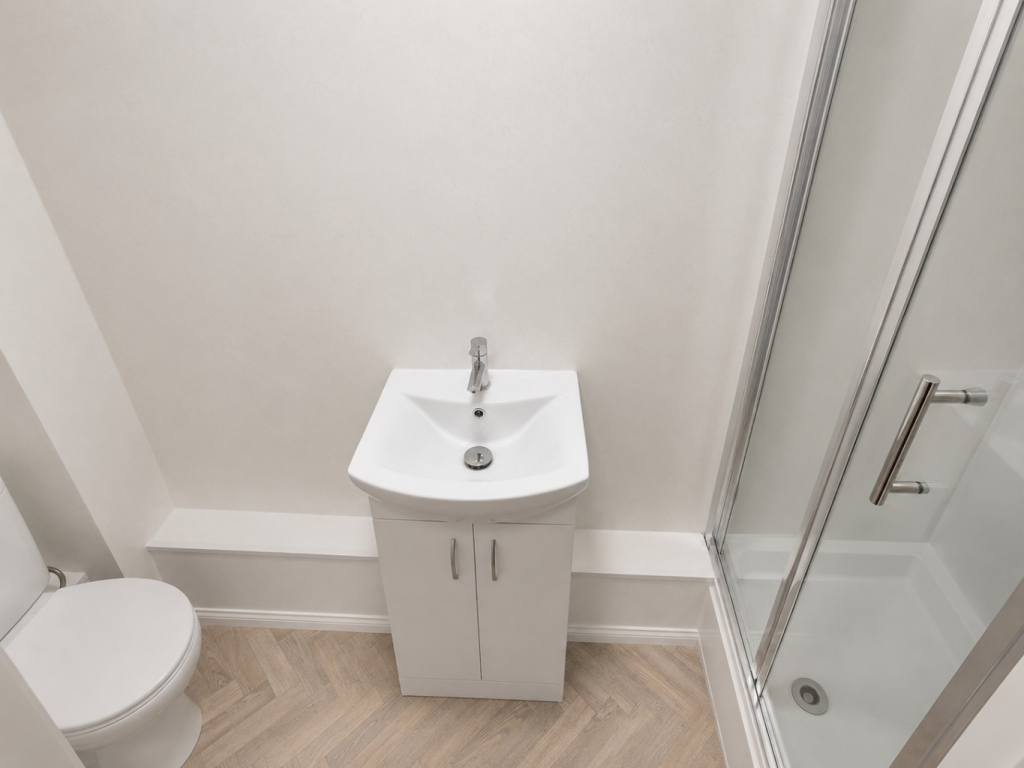 Apartment in Luton - View 5