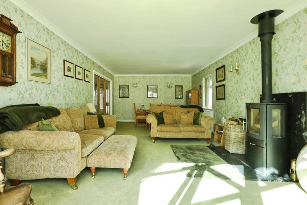House in Sheffield, South Yorkshire - More