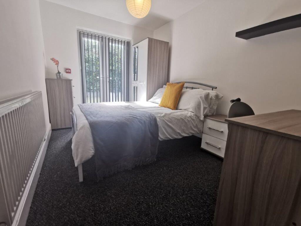 Main image of property: Hollis Road, Coventry, CV3