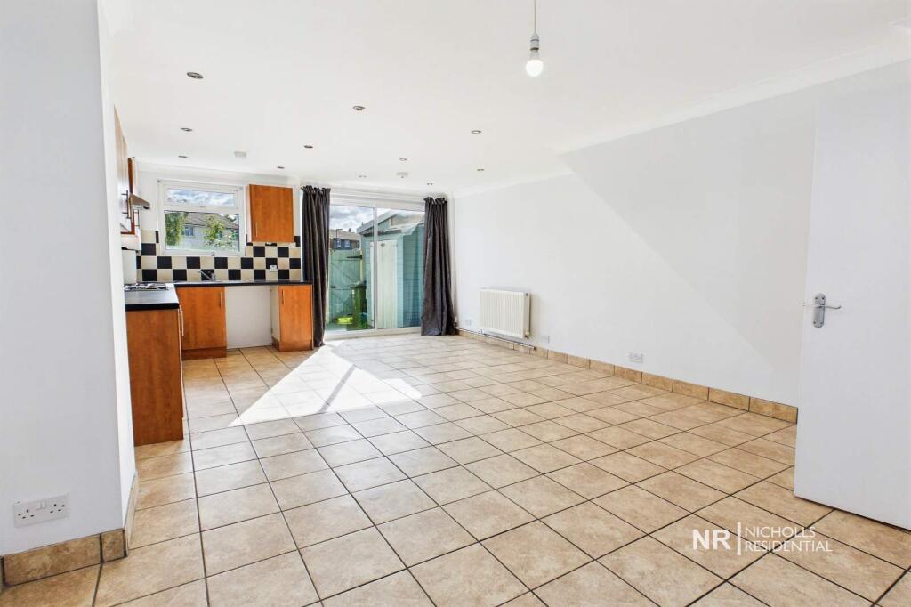 Gainsborough Road, Epsom, Surrey, KT19 photo 4
