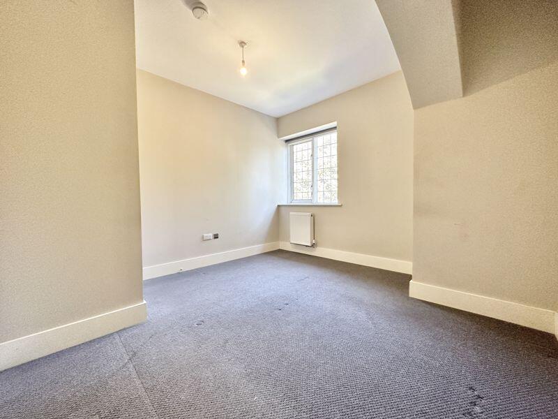 Apartment in Grimsby, Wellow - View 5