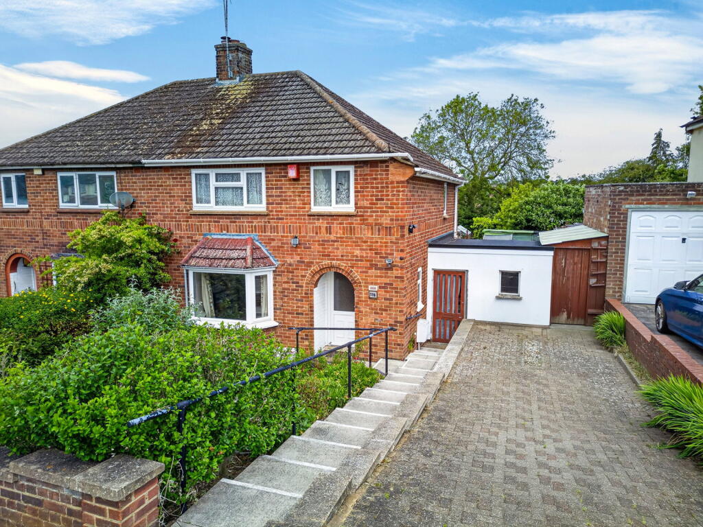 Main image of property: Kingsway, Wellingborough, NN8 2EN