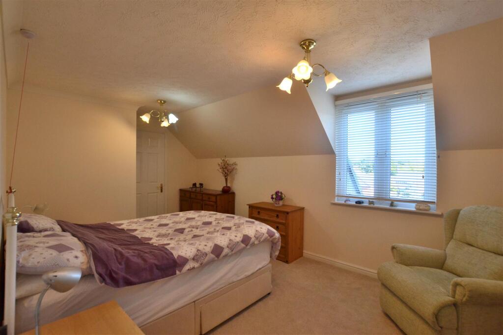 Apartment in Hart, Fleet - More