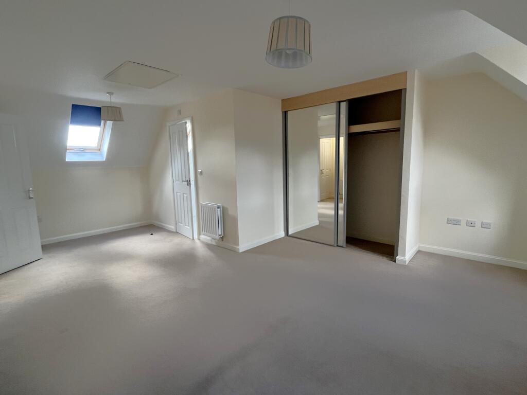 House in Stoke-on-Trent - More