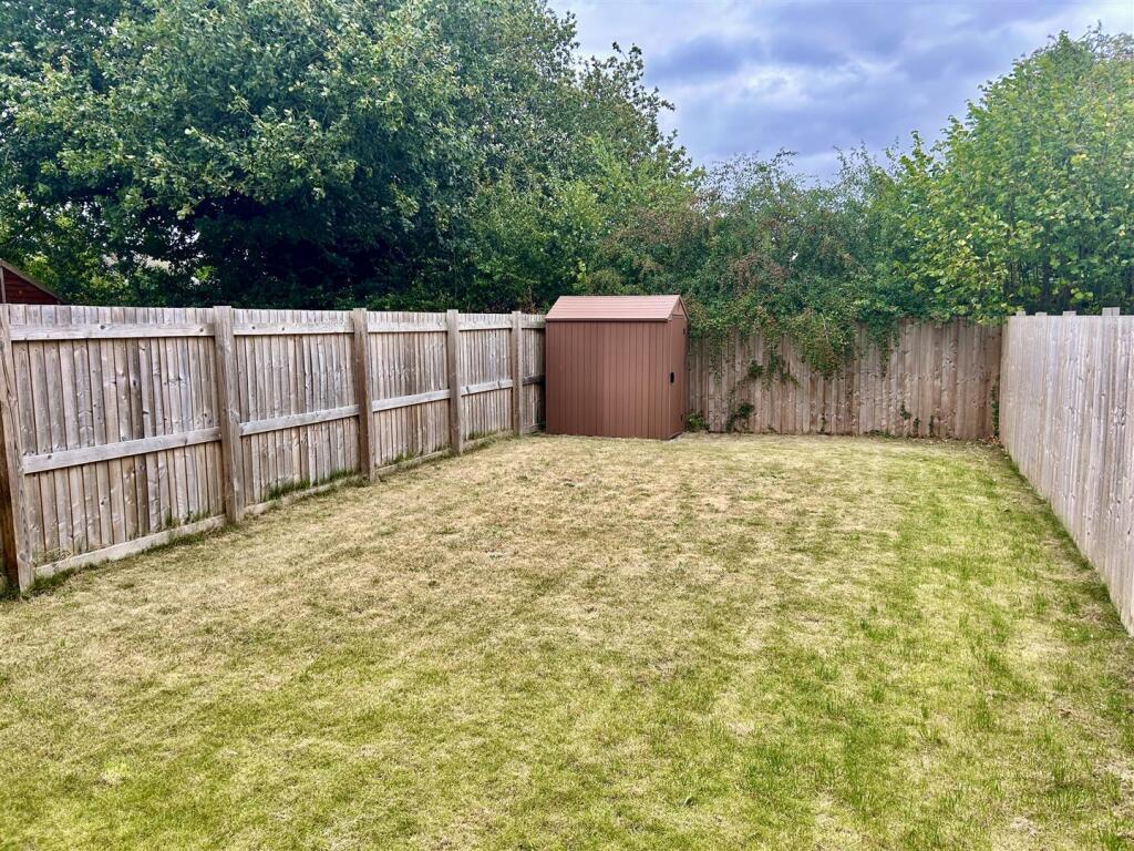 Vicarage Gardens, Tilstock, Whitchurch. photo 4