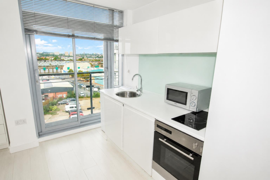Apartment in Leeds - View 3