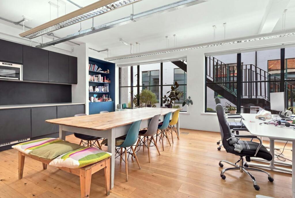Main image of property: Ground Floor Rear, 11a Curtain Road, Shoreditch, London, EC2A 3LT