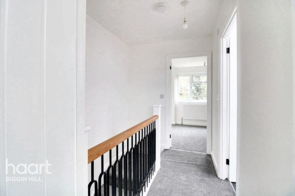 House in London - View 5