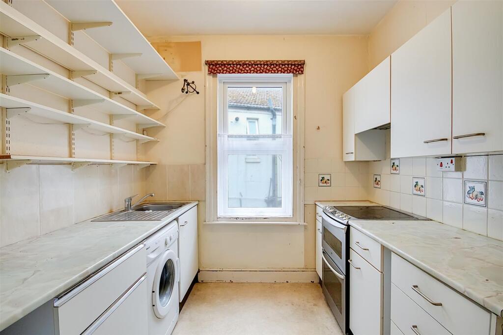Apartment in Brighton - View 5