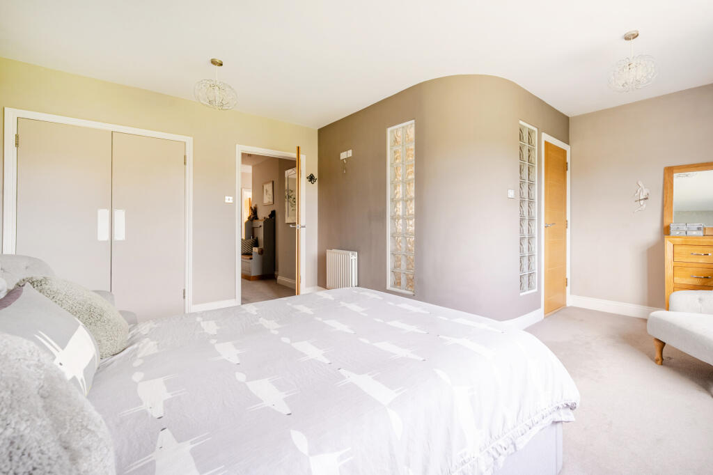 House in East Hampshire, Bramshott and Liphook - View 5