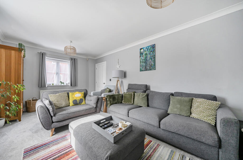 House in Gloucester - View 5