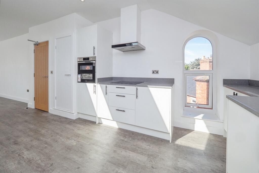 Apartment in Hull - View 3