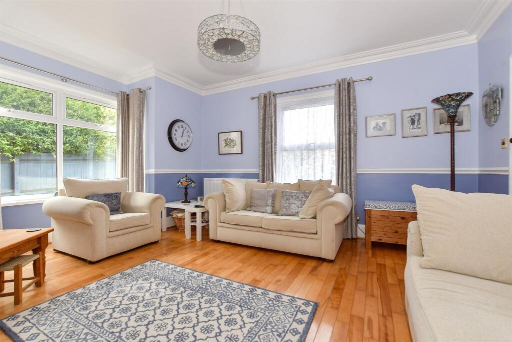 House in Shanklin, Lower Hyde, Luccombe - View 4