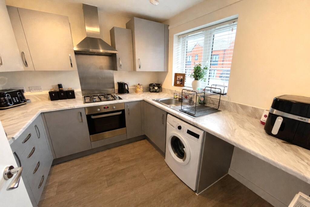 Osier Grove, Houghton Regis, Dunstable, Bedfordshire, LU5 photo 4