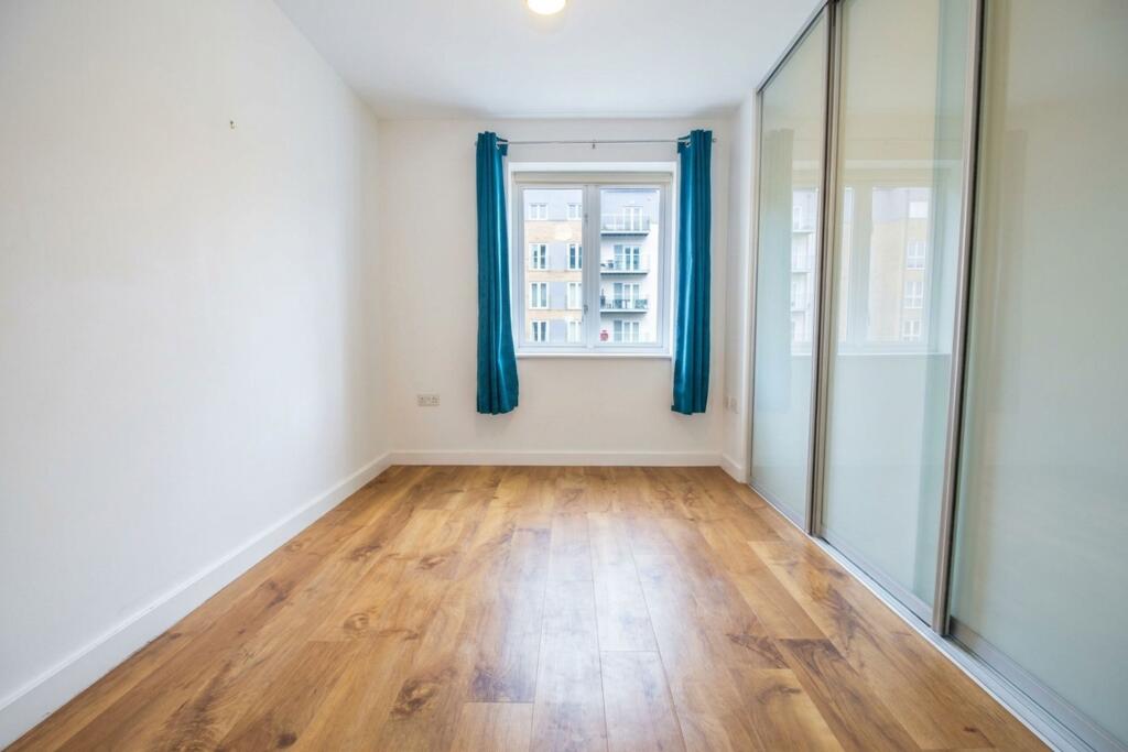 Apartment in Southall - View 5