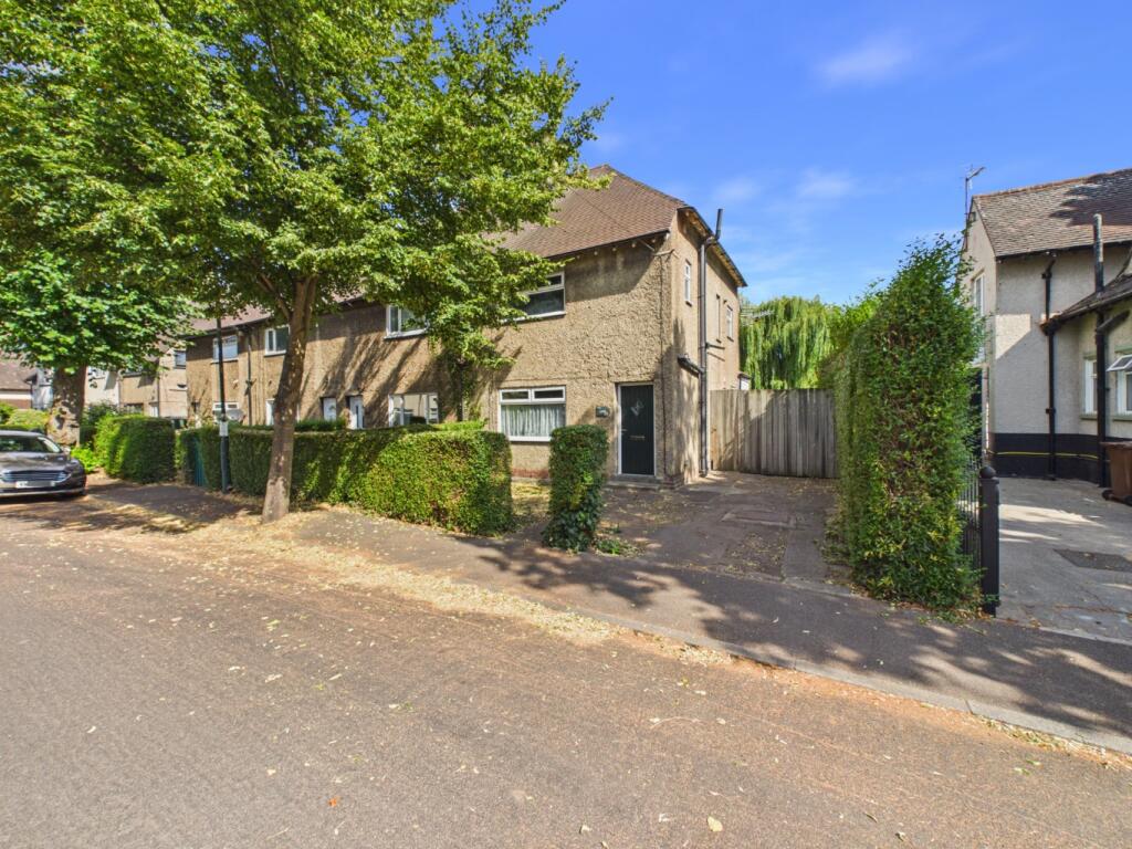 Main image of property: Lime Tree Avenue, Hull, East Riding Of Yorkshire, HU8 8QD