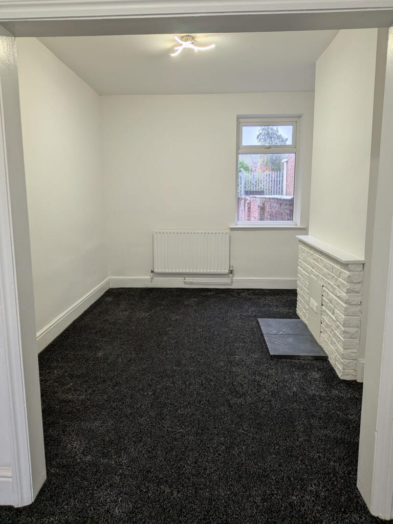 House in Grimsby, New Clee - View 4