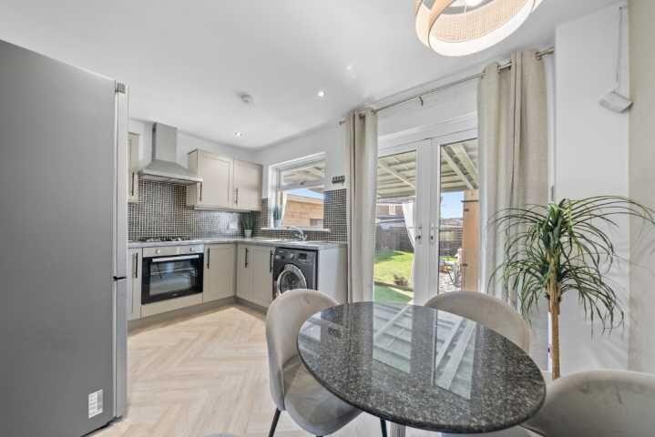 Archerfield Drive, Glasgow photo 3