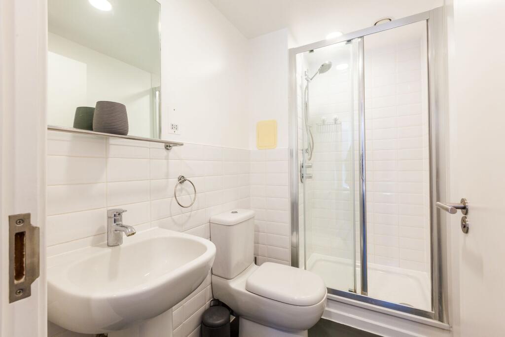 Apartment in London - View 5