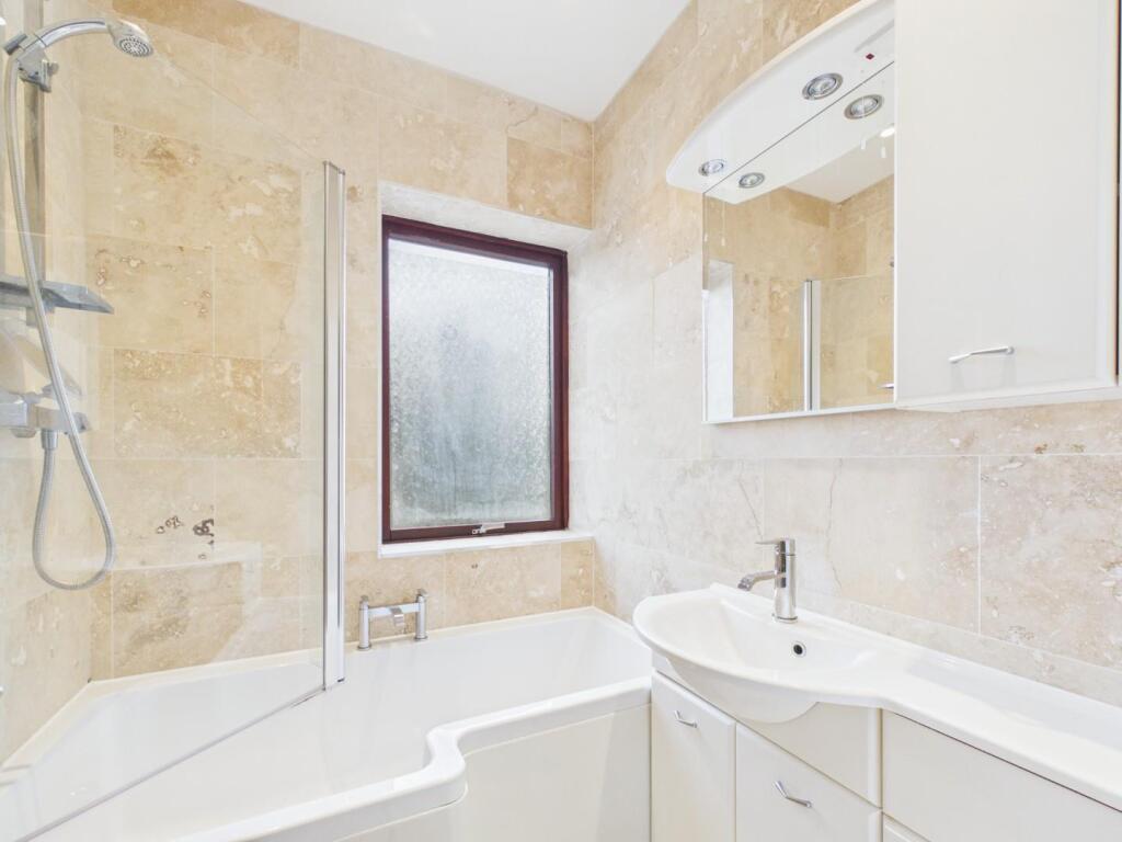 Apartment in Thornbury, South Gloucestershire - View 4