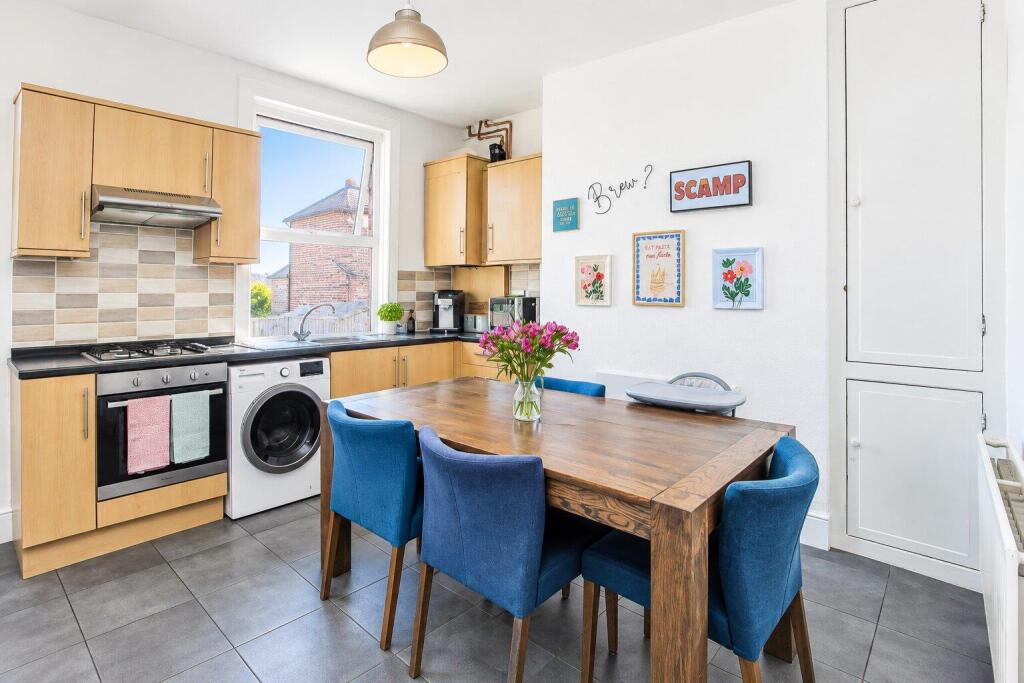 House in Wakefield - View 3