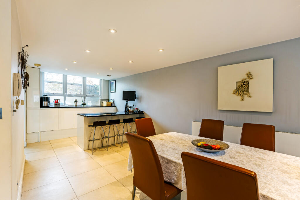 Upper Mall, London, W6 – pohled 4